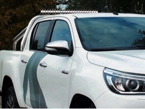 Защита кузова и заднего стекла с фарой без надписи 76 мм для Toyota Hilux № TOYHILUX15-47
